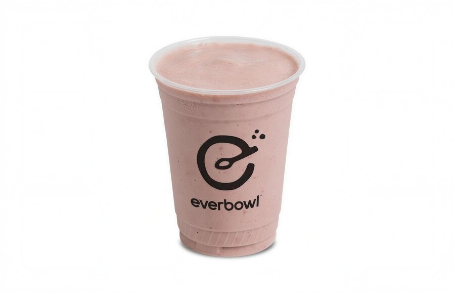 Nanaberry Bliss smoothie with fresh berries and banana